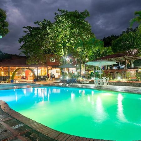 Jarabacoa River Club & Resort Экстерьер фото
